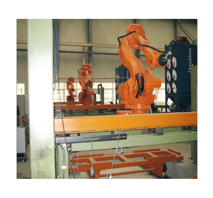 汽車(chē)縱梁、加強(qiáng)梁機(jī)器人等離子切割生產(chǎn)線